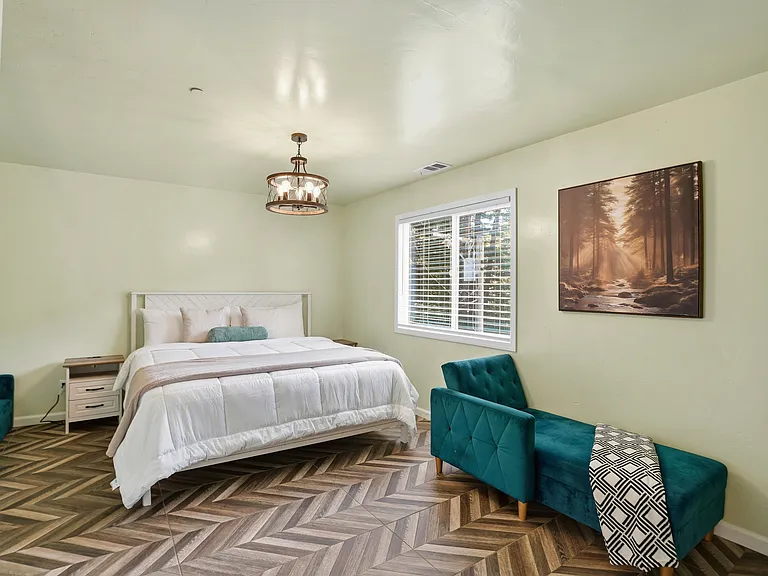 16799 Center Way — Photo 9