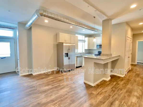 207 4th St E #21, Albert Lea, MN 56007