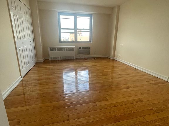 4th image of 101 Riverdale Ave #14E