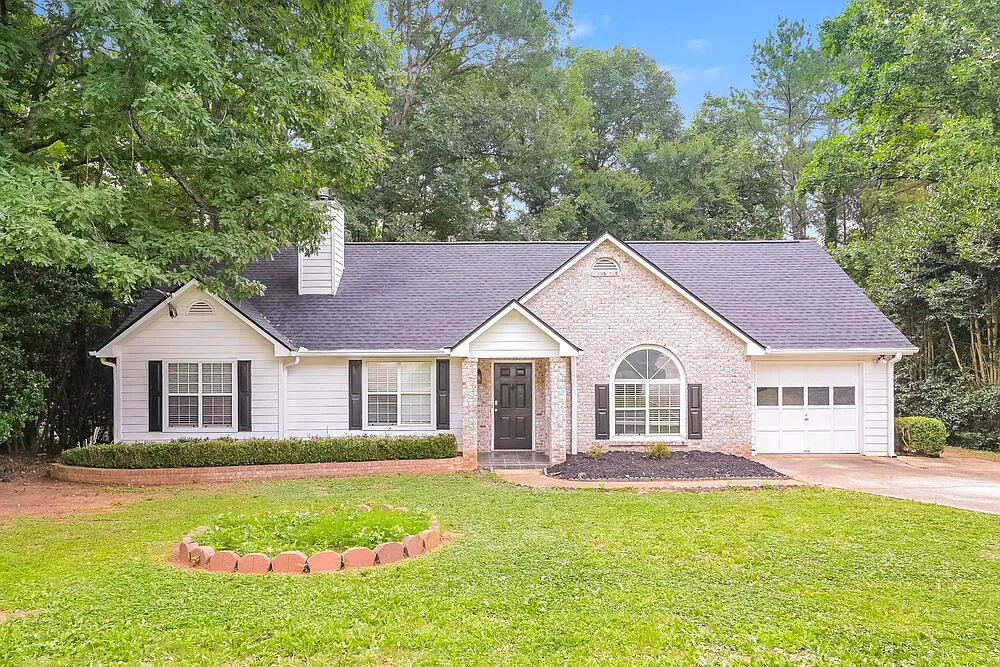 3 bed, 2.0 bath, 1268 sqft, $1,760 — Photo 1