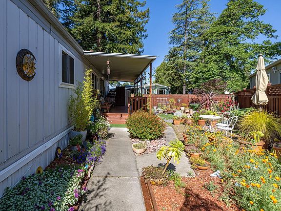3rd image of 29 Hemlock Court