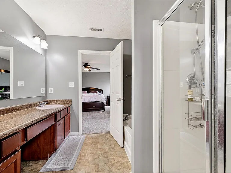 15472 Old Pond Cir — Photo 18