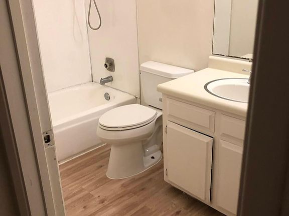 4th image of 825 E Brown Ave APT 201