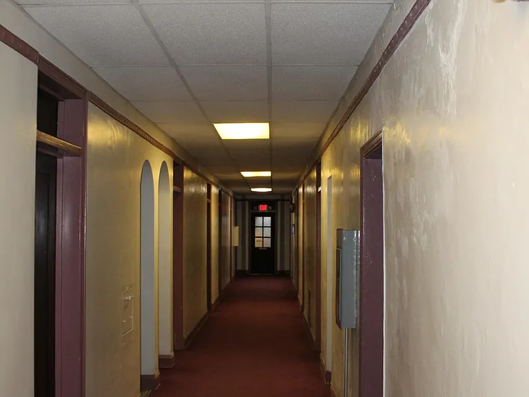 Hampshire Hall — Photo 11