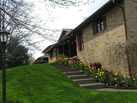 3rd image of 2133 Mohler Dr NW