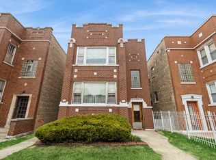 4032 W Nelson St, Chicago, IL 60641