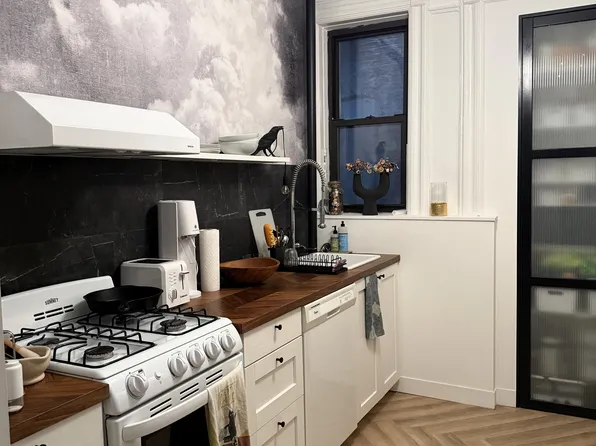 1211 8th Avenue image 2 of 10