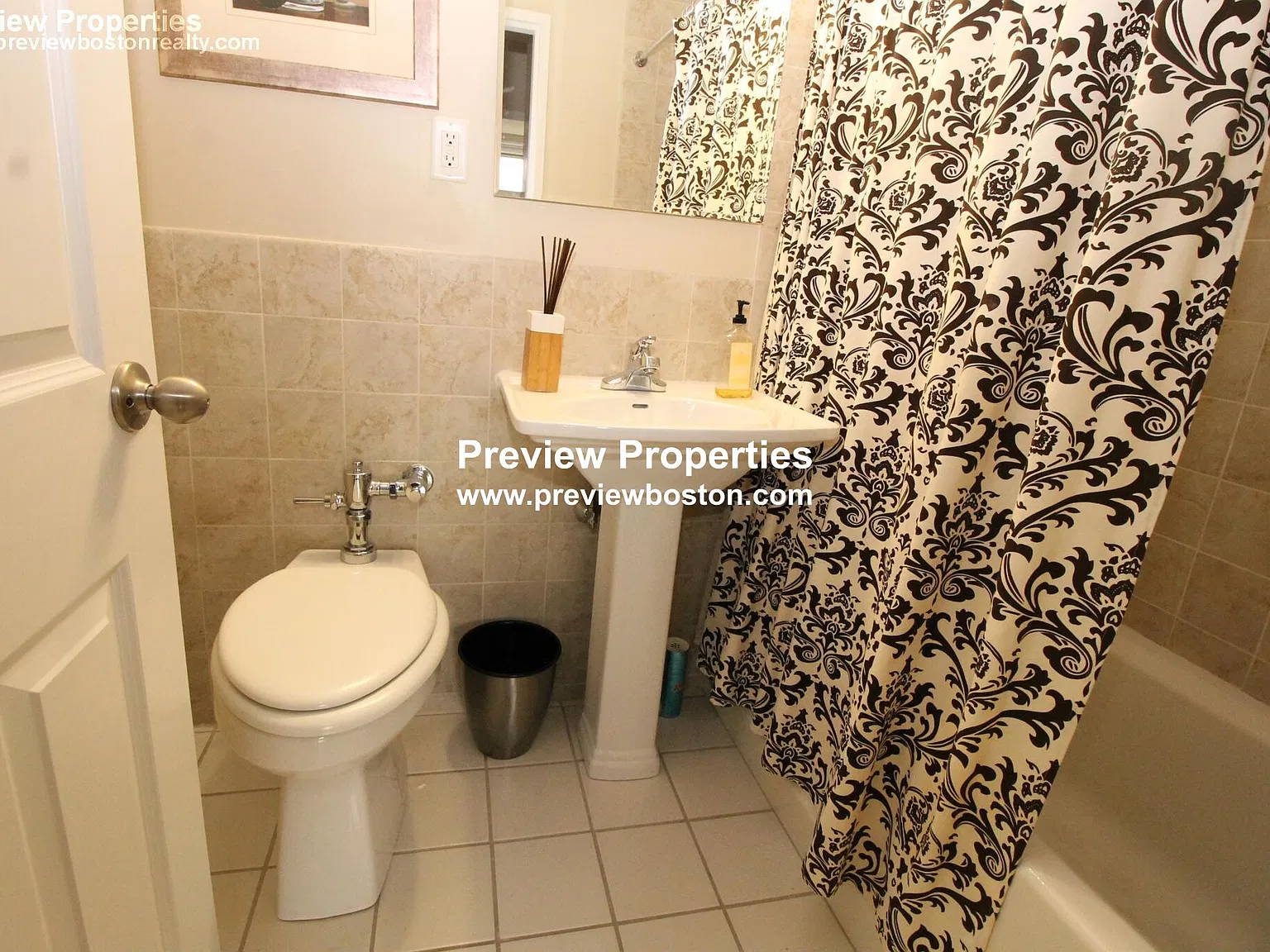 Camelot Ct — Photo 1