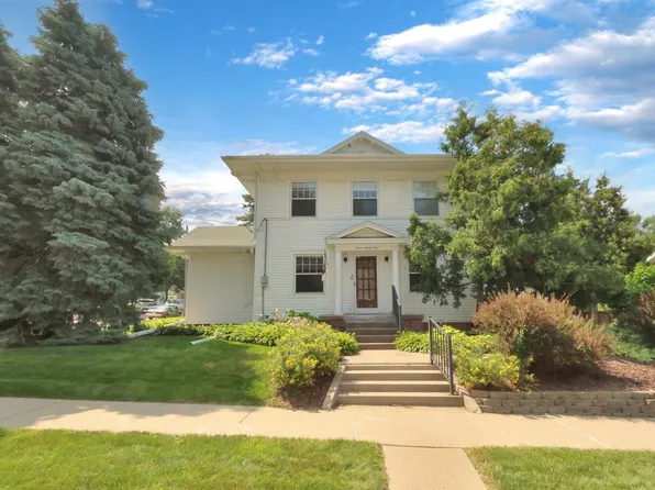 724 33rd St, Sioux City, IA 51104