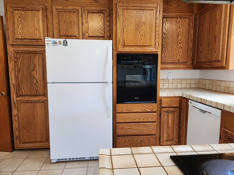 2220 Sartori Dr — Photo 8