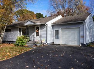 128 Wadsworth Rd, North Syracuse, NY 13212