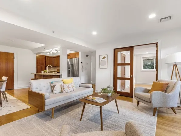 27 West St APT 1, Cambridge, MA 02139