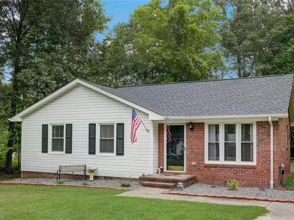 416 Johnsie Billie Harris St, Eden, NC 27288