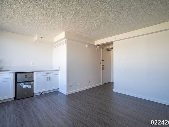 5th image of 444 Niu St APT 2412