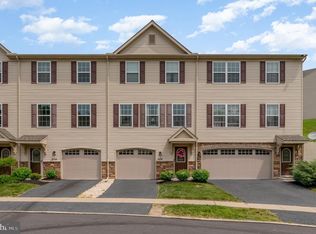 376 Weatherstone Dr, New Cumberland, PA 17070