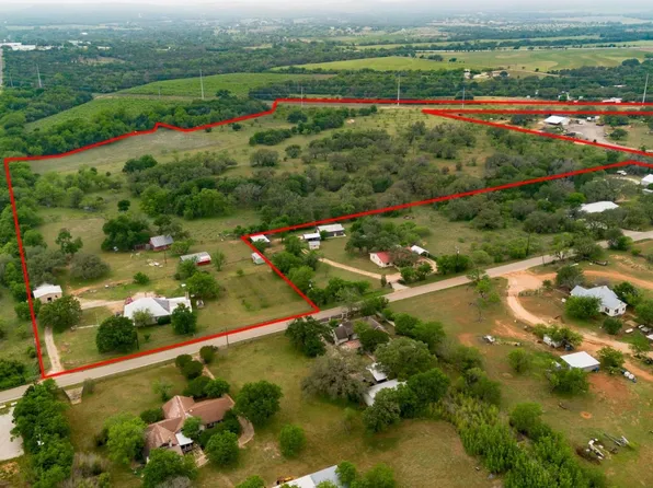 7866 County Road 404 Road, Spicewood, TX 78669-4021