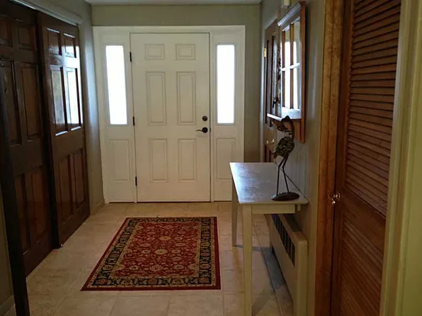 3 Merriweather Ave, Narragansett, RI 02882