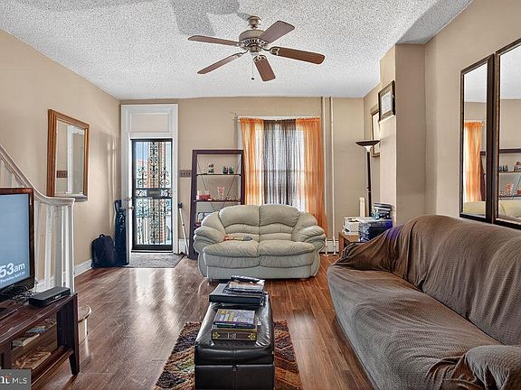4th image of 2415 S 61st St