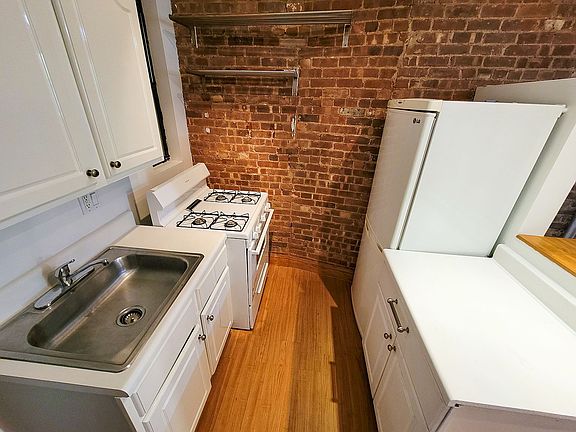 4th image of 2252 1st Ave #2R