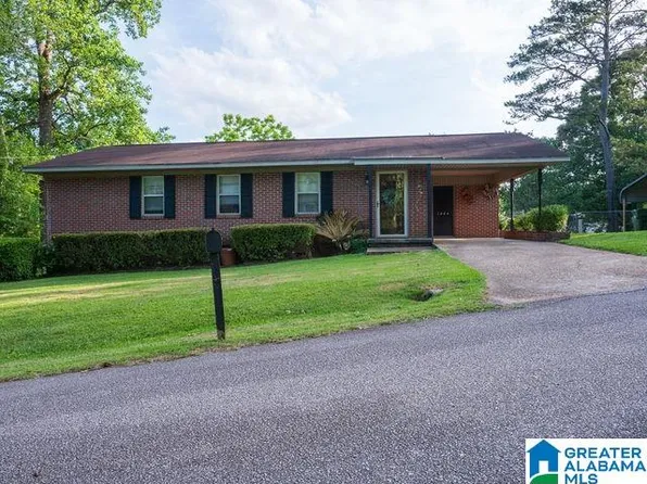 1064 Foster Cir, Valley, AL 36854