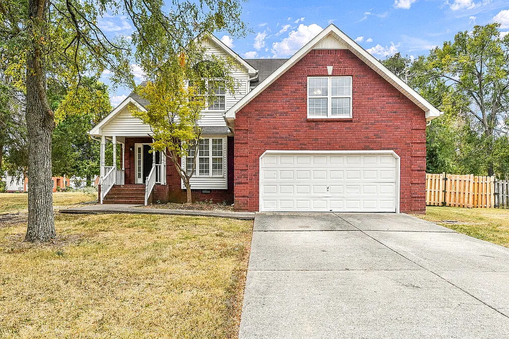 4 bed, 2.5 bath, 2458 sqft, $2,385 — Photo 1