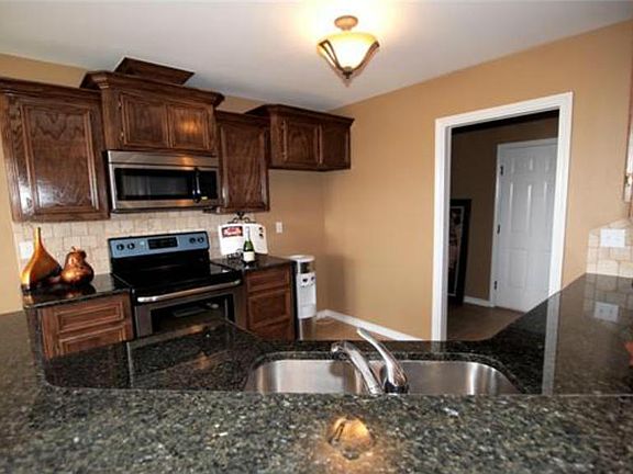3rd image of 3021 Dante Dr
