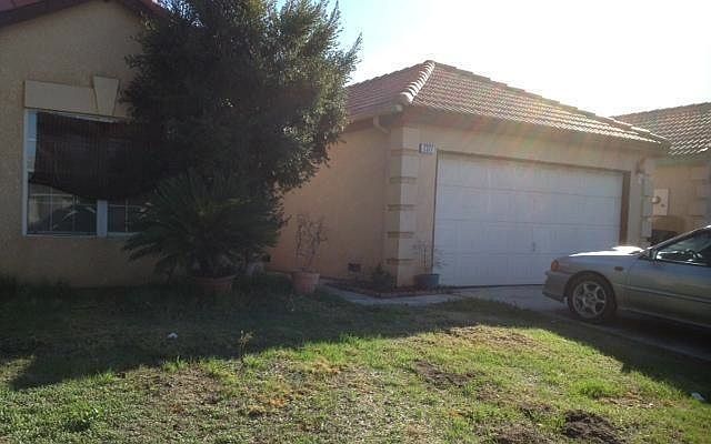1st image of 7377 Eucalyptus Dr