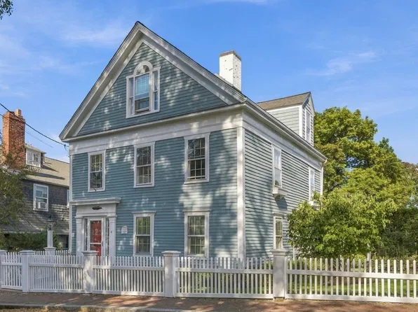 4 Washington Sq, Marblehead, MA 01945