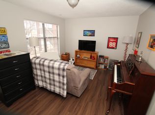 301 Ridge St E, Tonganoxie, KS 66086