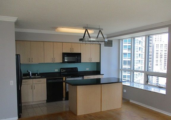 3rd image of 512 N McClurg Ct APT 1104