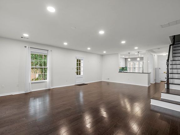 5th image of 4855 Sangamore Rd