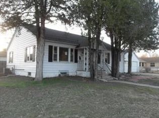 702 S Pine St, Newton, KS 67114