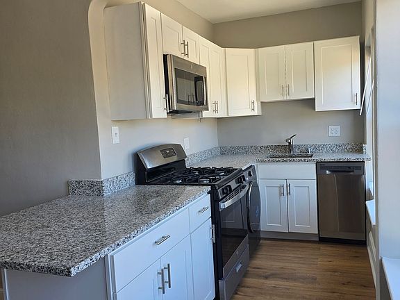 4th image of 1521 N Franklin Pl APT 101