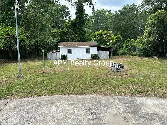 1421 Adella St — Photo 13