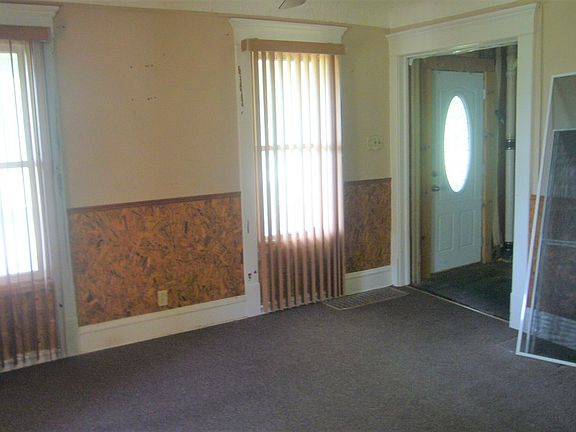 5th image of 737 Hickory Ln