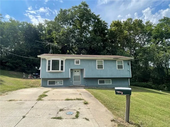 1213 Oak St, Atchison, KS 66002