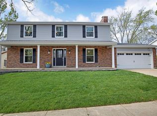 917 Penny Ln, Ballwin, MO 63011