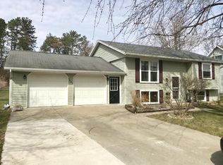5667 Landsburg Rd, Fennville, MI 49408
