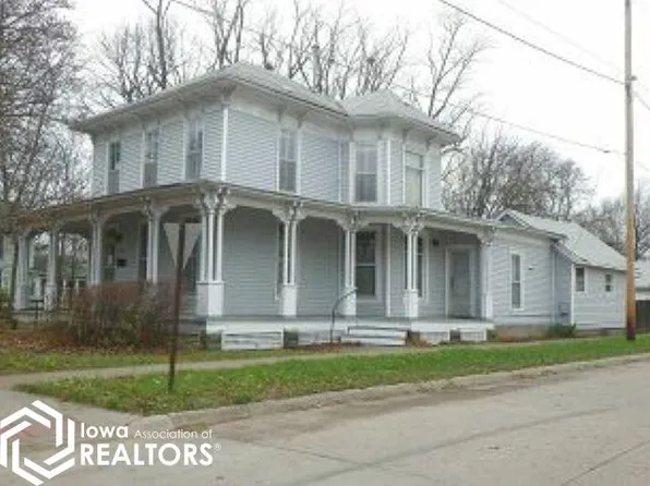 206 N 5th St, Fairfield, IA 52556