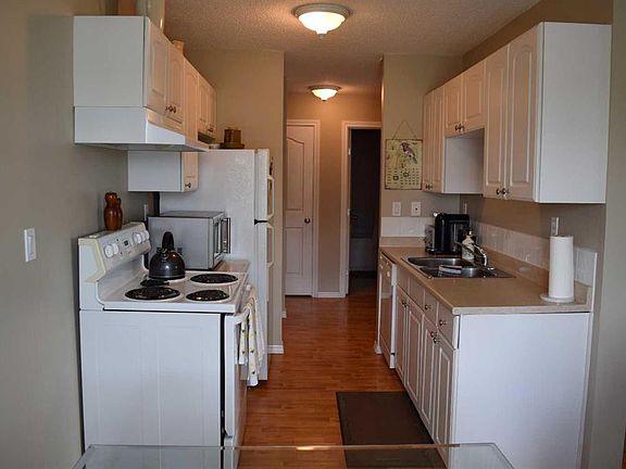 5th image of 4904 NE 54th St #305