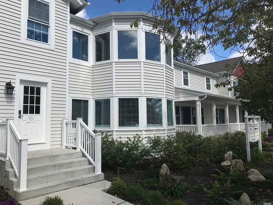 1st image of 222 Manor Pl