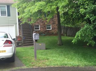 11003 Wooded Lake Ct, Louisville, KY 40299
