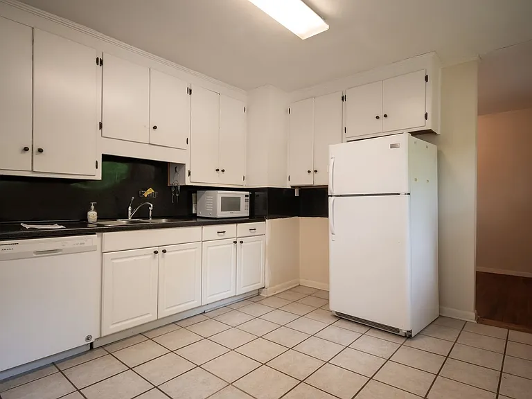 175 Habersham Way — Photo 28