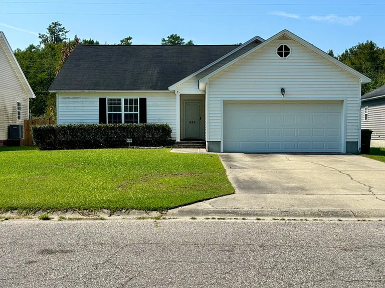 655 Redtip Circle
In Garden Hills subdivision, Off of 3rd Loop Rd, Florence, SC