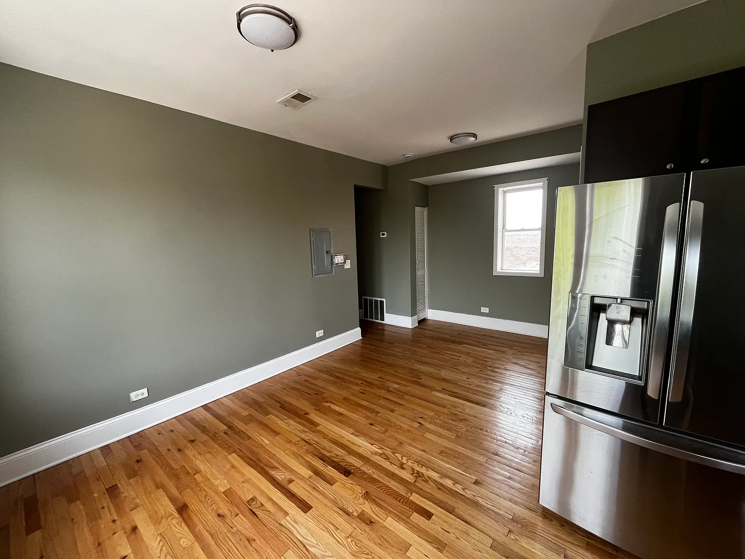 2 bed, $1,600 — Photo 3