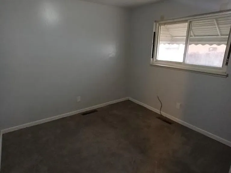 20460 Griggs St — Photo 19