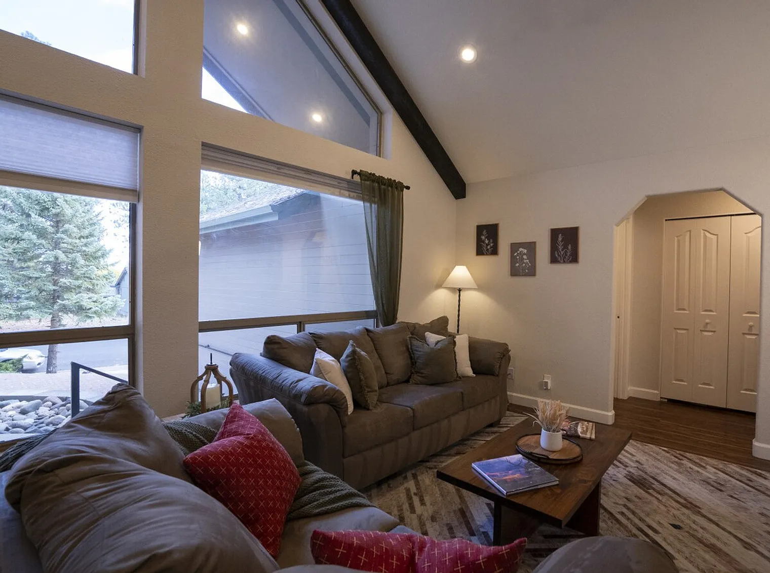 3 bed, 2.0 bath, $8,558 — Photo 2