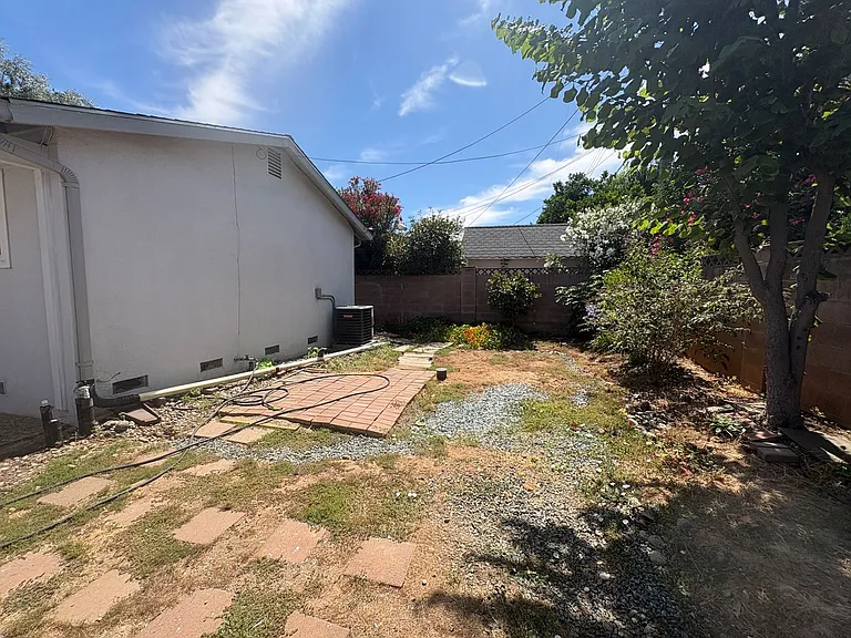 3046 Notre Dame Dr — Photo 13