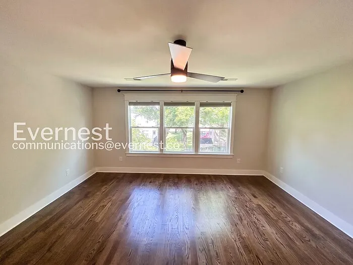 2146 Burns St — Photo 10