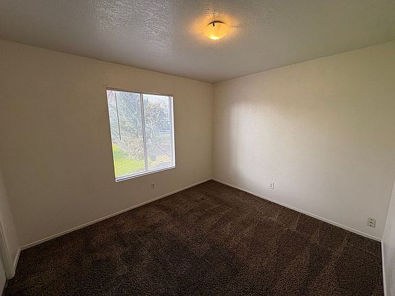 5th image of 1546 N Oak Park St